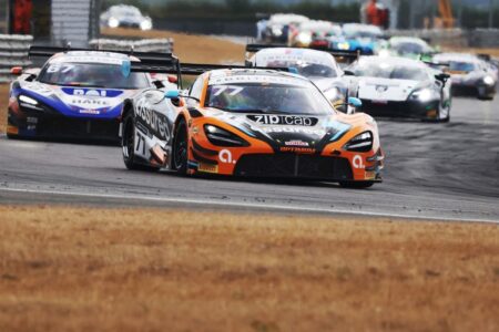 Optimum weekend for McLaren British GT squad at Snetterton