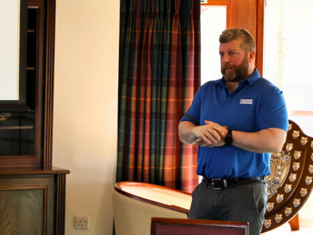Do golf clubs have a disciplinary problem?