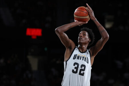 Clippers sign center Jamarion Sharp, the tallest active player in the NBA