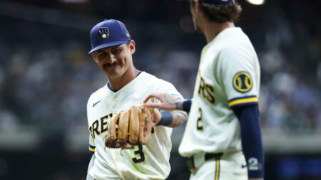 Power surge fuels record-tying night for Brewers in 22-0 rout of Mariners