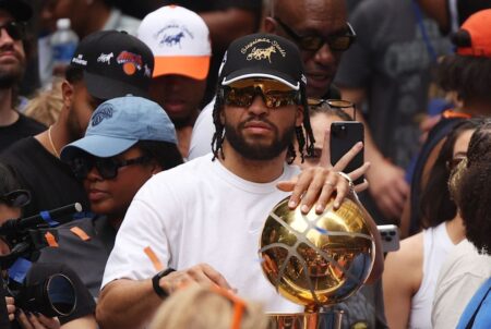 Knicks star Jalen Brunson set to host SNL Season 52 premiere