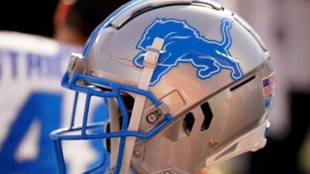 Former Lions linebacker reunites with old team after being claimed off waivers