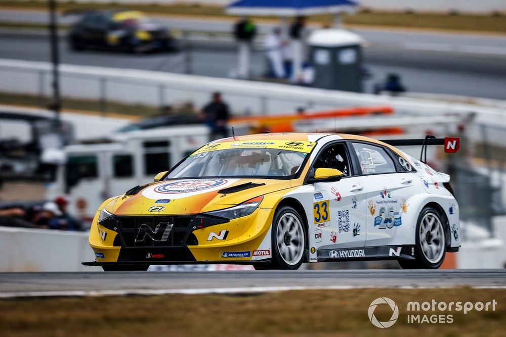 #33: Bryan Herta Autosport with Curb Agajanian, Hyundai Elantra N TCR, TCR: Robert Wickens, Harry Gottsacker