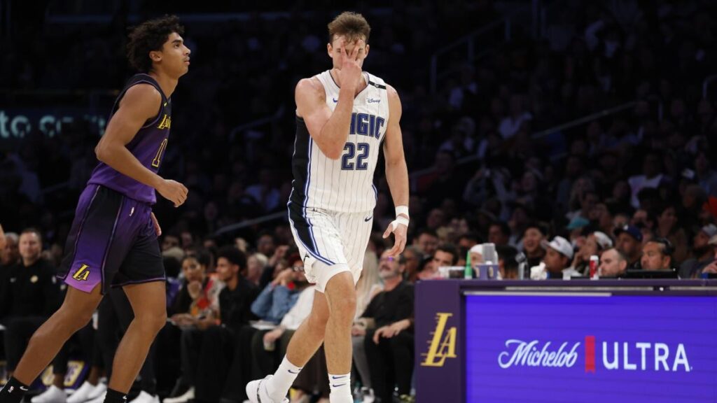 Watch Franz Wagner hit step-back 3-point game-winner, lift Magic past Lakers