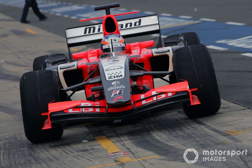 Quintarelli tested for Midland at Silverstone in 2006, which could have led to a race seat for the team when renamed Spyker in 2007 - but loyalty to his Nippon team kept him in Japan