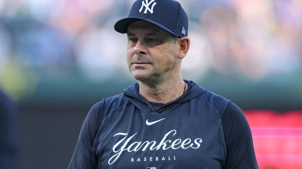 Aaron Boone to return for eighth season as Yankees manager after New York exercises 2025 option