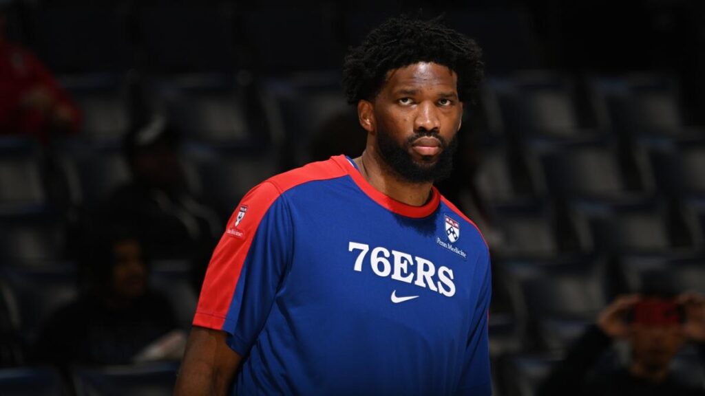 Joel Embiid ‘managing swelling’ in knee, Sixers say