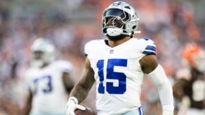 Why did the Cowboys release Ezekiel Elliott ahead of Week 18? Veteran RB hopes to catch on with contender