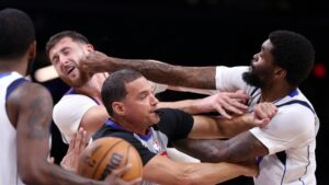 Jusuf Nurkic, Naji Marshall, P.J. Washington all ejected after punches thrown during Maverics vs. Suns