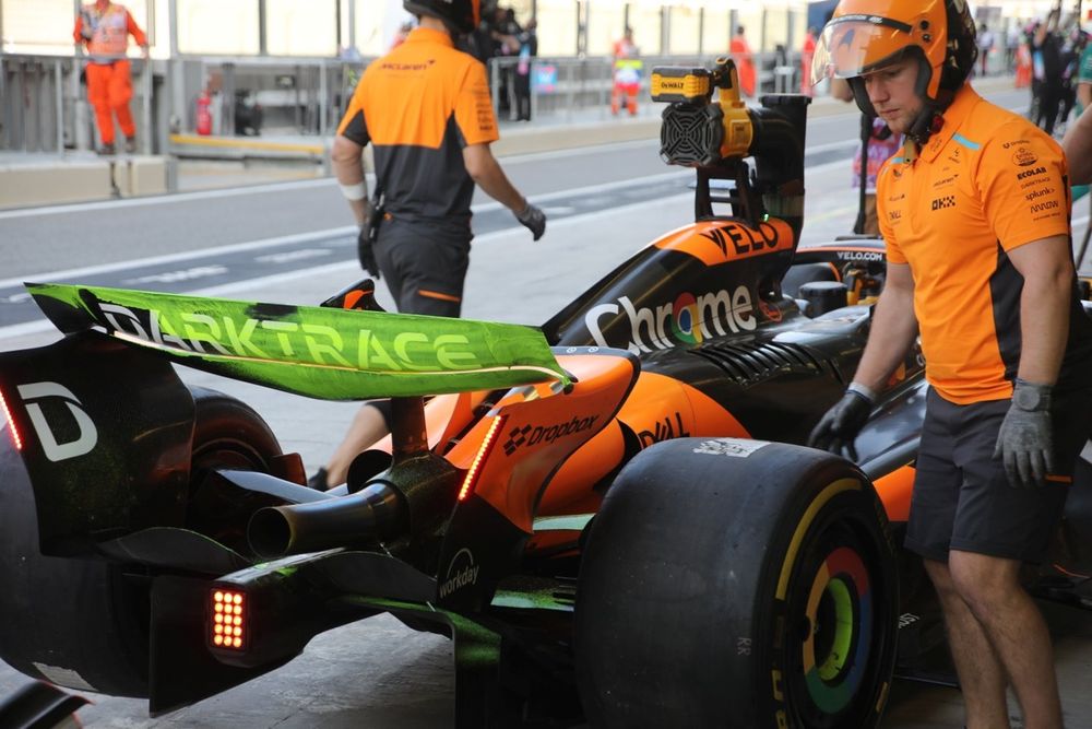 McLaren MCL38 rear wing detail