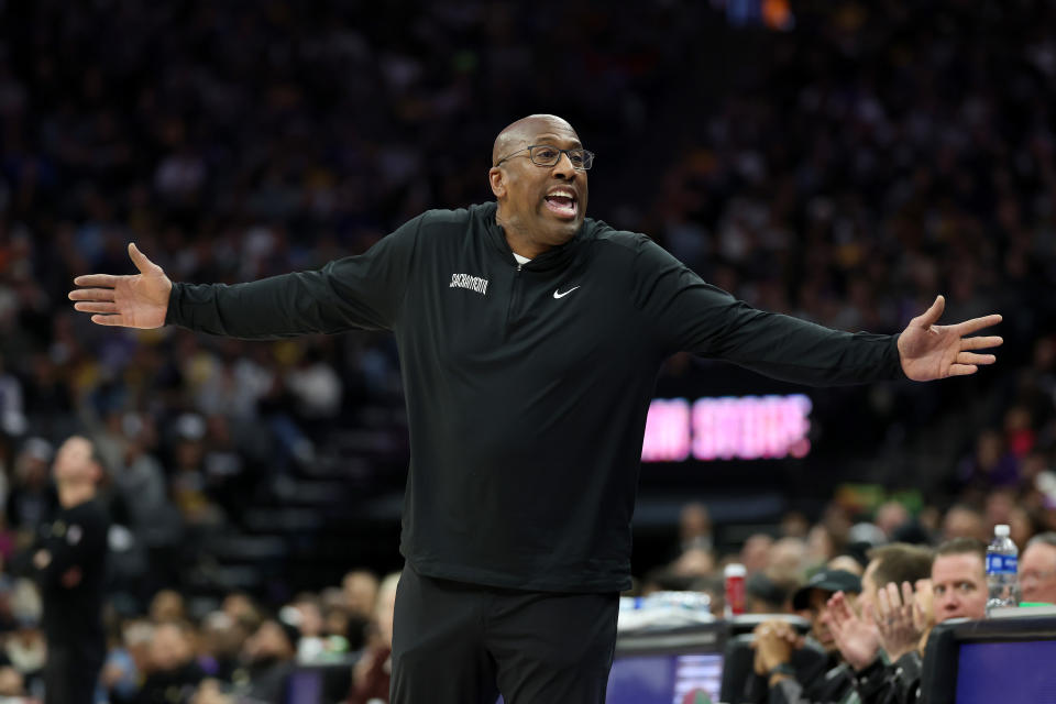 SACRAMENTO, CALIFORNIA - DECEMBER 19: Sacramento Kings head coach Mike Brown reacts towards his bench during their game against the Los Angeles Lakers in the first half at Golden 1 Center on December 19, 2024 in Sacramento, California. NOTE TO USER: User expressly acknowledges and agrees that, by downloading and/or using this photograph, user is consenting to the terms and conditions of the Getty Images License Agreement.   (Photo by Ezra Shaw/Getty Images)