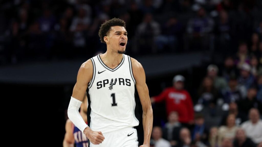 Watch Victor Wembanyama put together 34-point triple-double, lifting Spurs past Kings