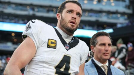 Saints predicted to land  million quarterback as Derek Carr replacment