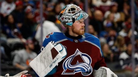 Colorado Avalanche sign goaltender to risky long-term extension