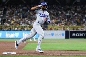 Shaikin: By re-signing Teoscar Hernández, Dodgers raise the financial stakes even higher