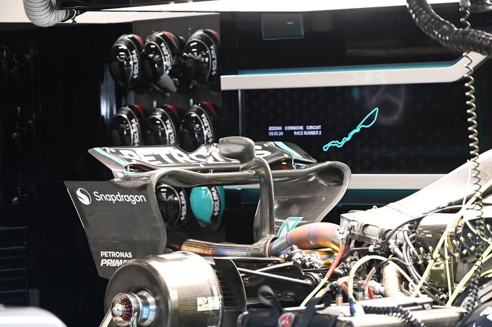 Mercedes W15 technical detail