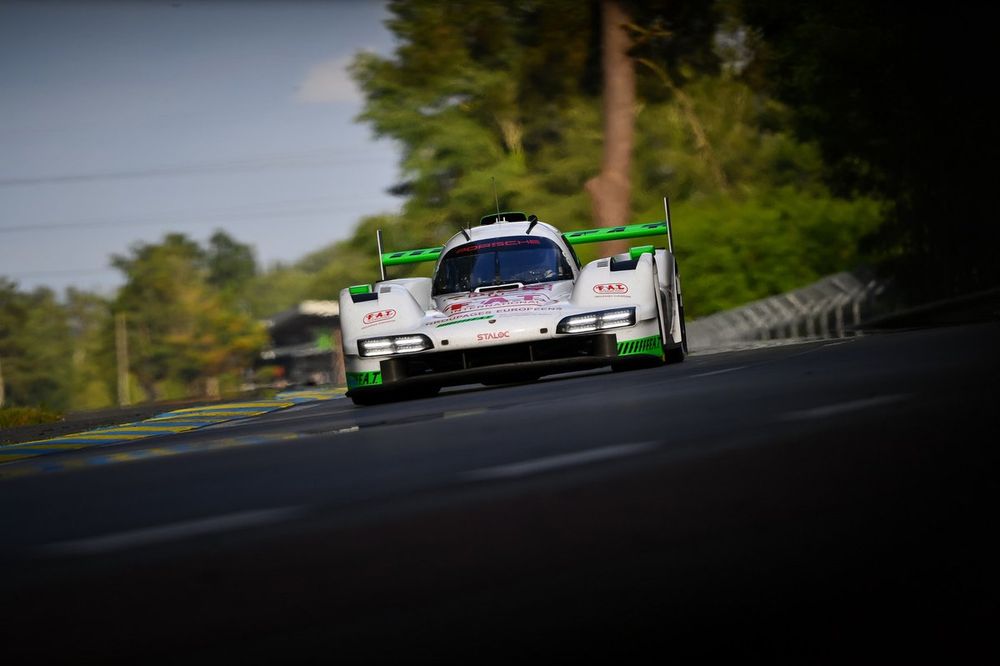 #99 Proton Competition Porsche 963: Neel Jani, Harry Tincknell, Julien Andlauer