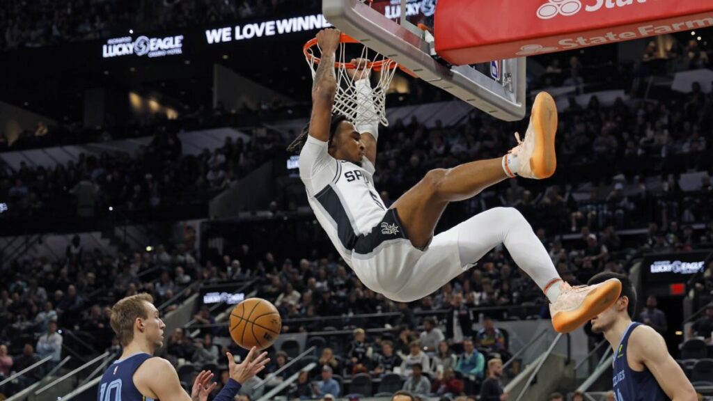 Bulls’ Matas Buzelis, Spurs’ Stephon Castle reportedly to compete in Slam Dunk Contest