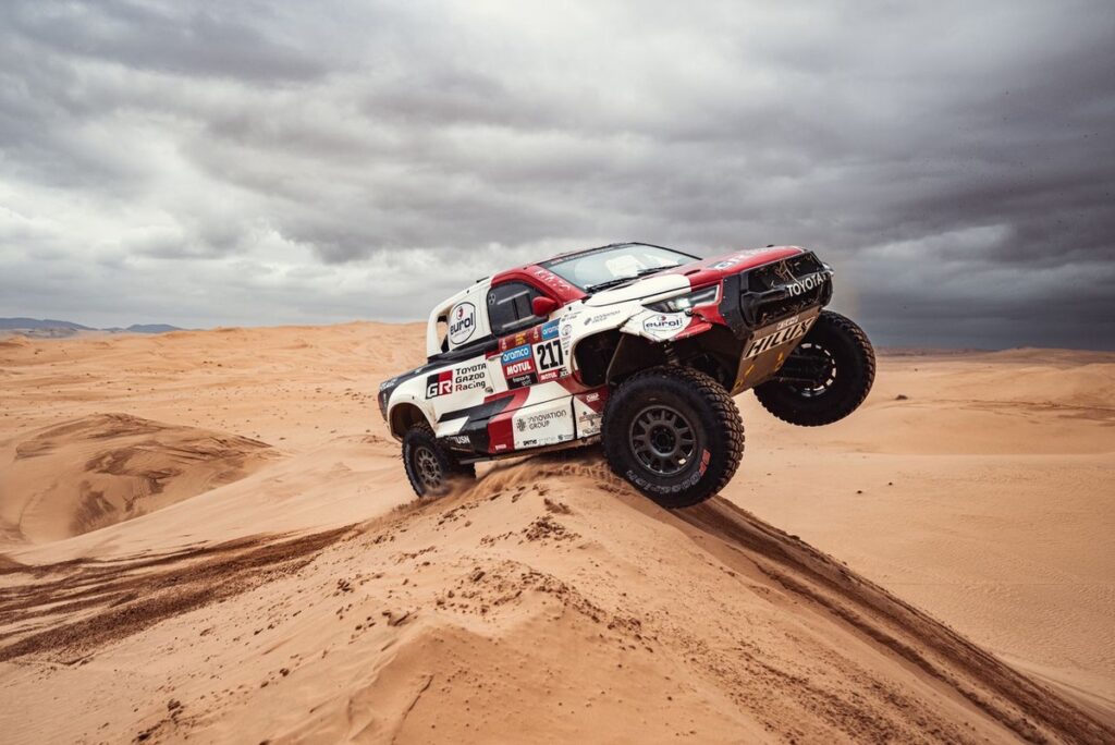 Toyota edges out Ford and Dacia as Lategan wins Prologue