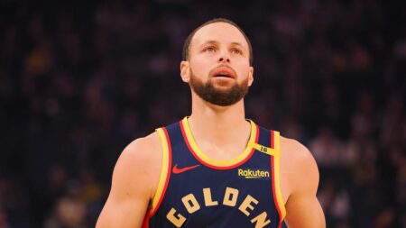 Stephen Curry has top selling jersey during first half of NBA season, LeBron James second