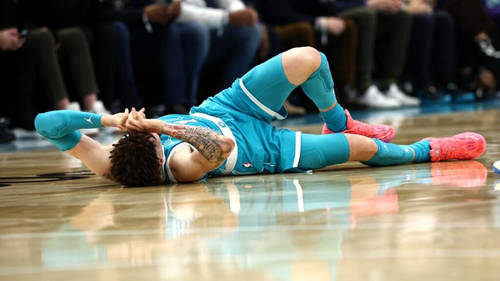 LaMelo Ball leaves game against Lakers after rolling ankle in fluke situation