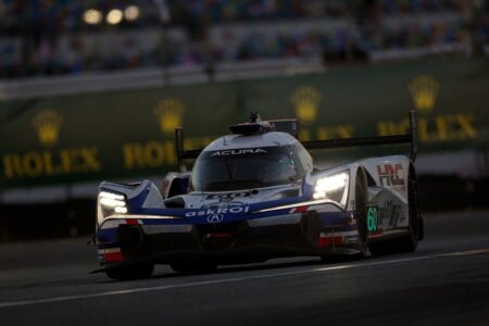 Acura ahead of Porsche as darkness descends