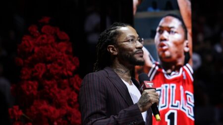 Bulls to retire Derick Rose’s No. 1 jersey next season