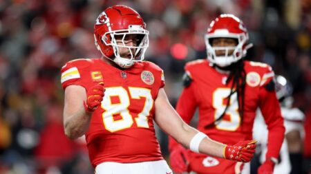 Travis Kelce stats vs. Texans: Chiefs star takes step toward playoff history in divisional round win