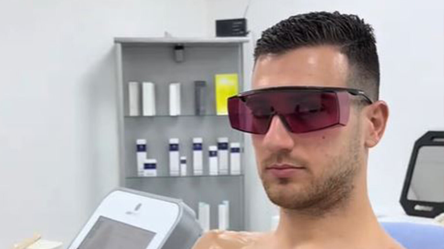 Bizarre video shows Man Utd star Diogo Dalot interviewed as he undergoes laser hair removal as fans say ‘game’s gone’