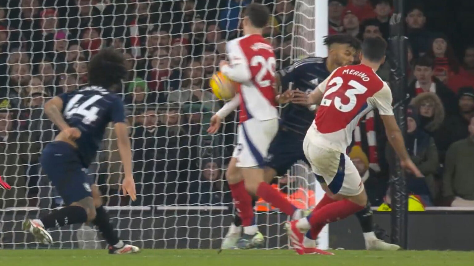 ‘This seriously needs investigating’ – Arsenal fans lose their heads over Premier League tweet about disallowed goal