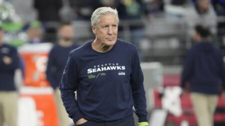 Raiders fans, NFL world react to Las Vegas hiring Pete Carroll as head coach