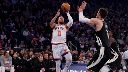 Shoulder stinger doesn’t dampen Jalen Brunson’s historic night for Knicks