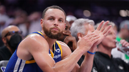 Steph to sit out vs. Grizzlies as Warriors ‘limit his vulnerability’