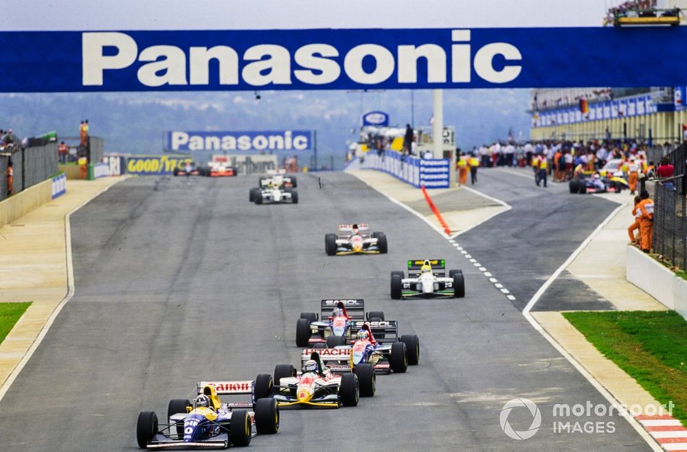 Hill leads Zanardi during the 1993 South African GP
