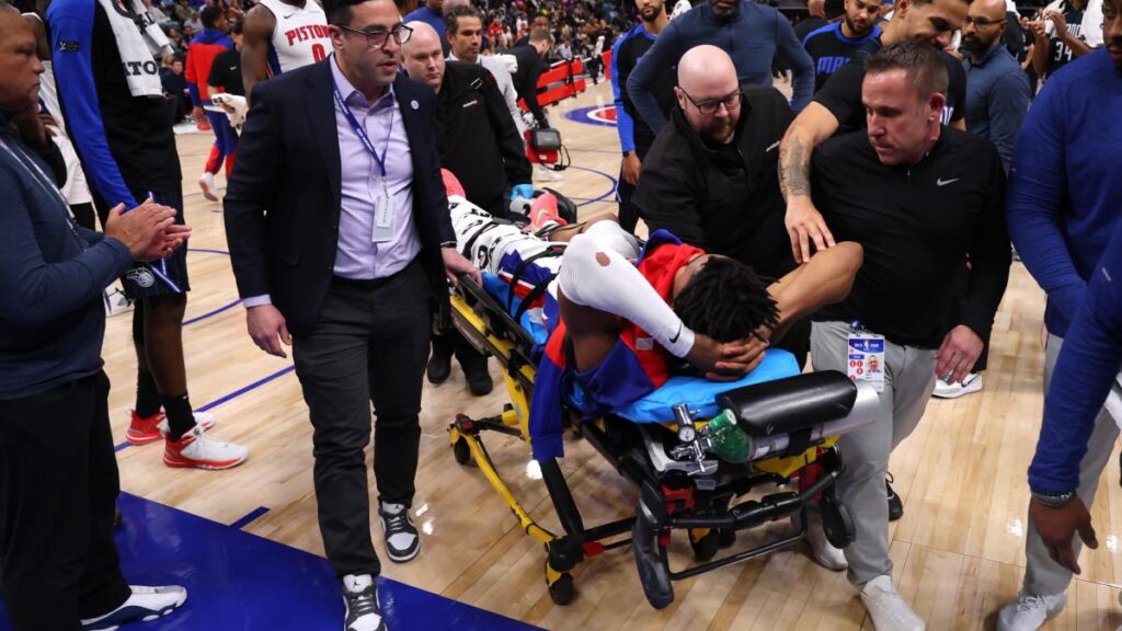 Pistons Jaden Ivey taken off court on stretcher with serious-looking lower leg injury