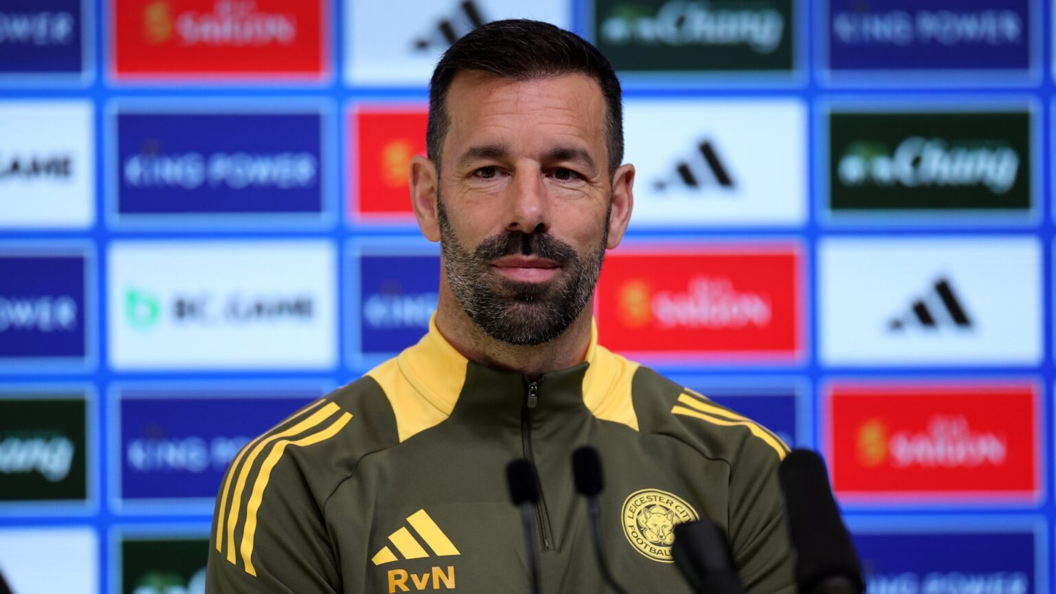 Ruud van Nistelrooy hints at Man Utd transfer raid as he prepares to ‘use his network’ with two former players linked