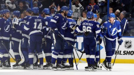 Lightning to appear in second outdoor game, scheduled to host Bruins for Stadium Series