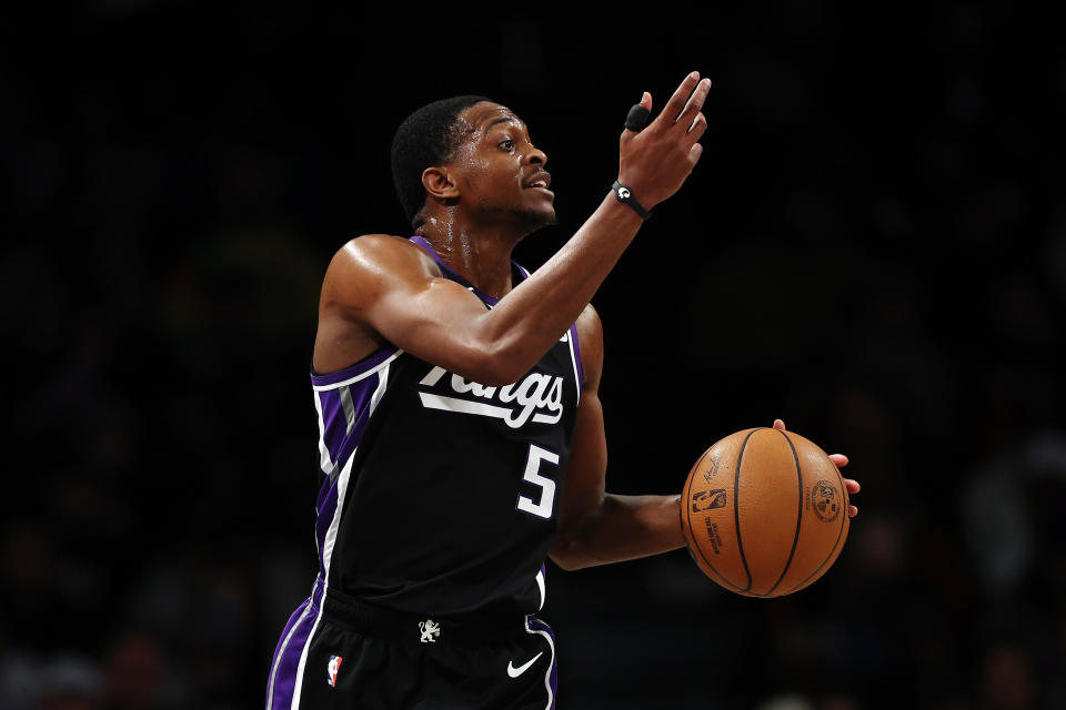 NEW YORK, NEW YORK - JANUARY 27: De'Aaron Fox #5 of the Sacramento Kings dribbles during the second half against the Brooklyn Nets at Barclays Center on January 27, 2025 in the Brooklyn borough of New York City. The Kings won 110-96. NOTE TO USER: User expressly acknowledges and agrees that, by downloading and or using this photograph, User is consenting to the terms and conditions of the Getty Images License Agreement. (Photo by Sarah Stier/Getty Images)