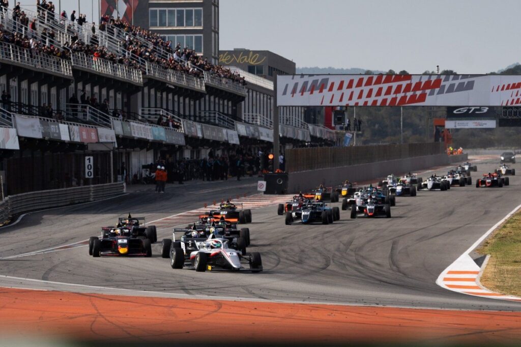 Gomez extends Formula Winter Series points lead after Valencia weekend