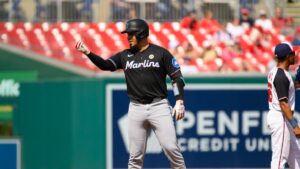 Athletics acquire catcher Jhonny Pereda from Marlins for cash