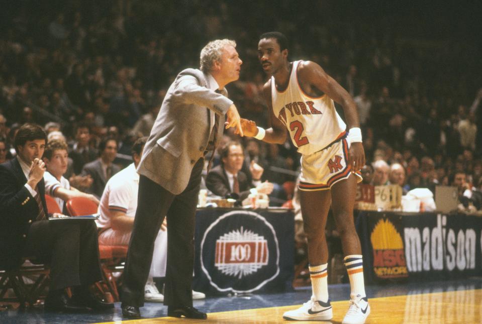 Hubie Brown, as head coach of the Knicks in 1986 speaking with Rory Sparrow. (Manny Millan /Sports Illustrated via Getty Images) 