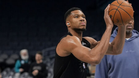 Report: Giannis to miss Warriors vs. Bucks game with calf strain