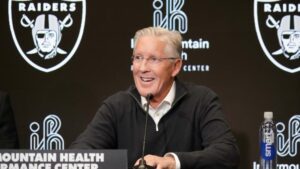 Raiders ‘dream offseason trade scenario’ lands franchise quarterback in Vegas