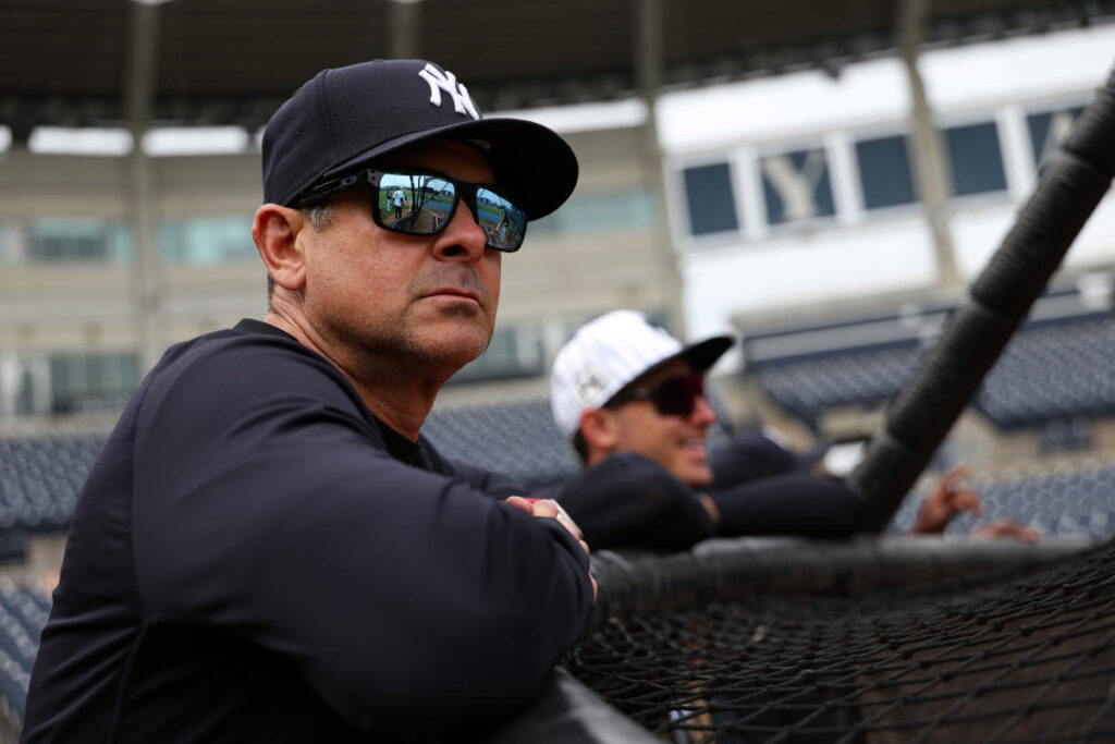 With contract extension, Aaron Boone commits to two more seasons in the high-stakes, high-pressure role of Yankees manager