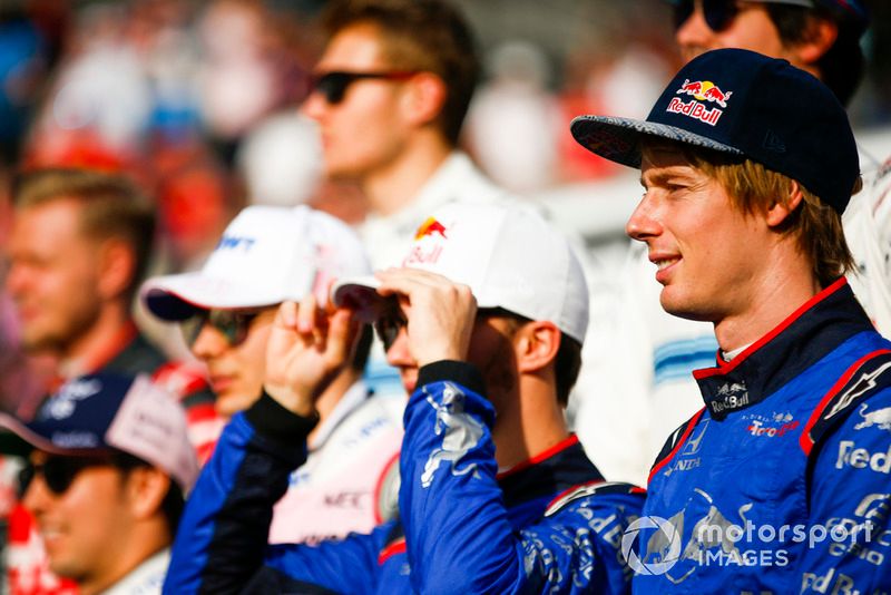 Brendon Hartley, Scuderia Toro Rosso and Pierre Gasly, Scuderia Toro Rosso prepare for the end of year grid photo