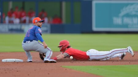 Mets’ Nick Madrigal dislocates non-throwing shoulder in spring game against Nationals