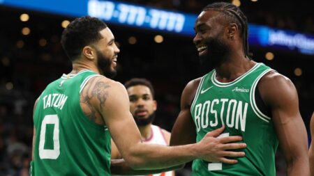 Watch Jayson Tatum, Jaylen Brown combine for 49 points, help Celtics cruise to 118-105 win over Knicks