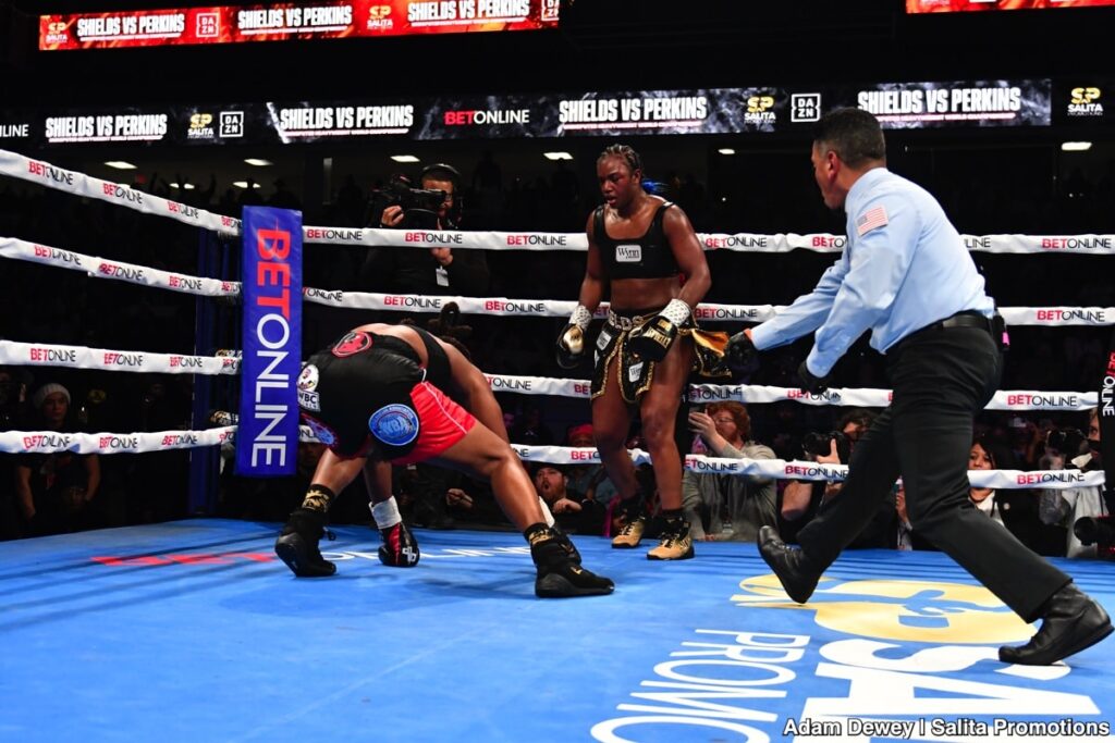 Boxing Results: Claressa Shields Defeats Danielle Perkins