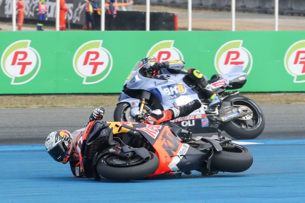 “Pissed off” Acosta chasing answers after Thai MotoGP crash