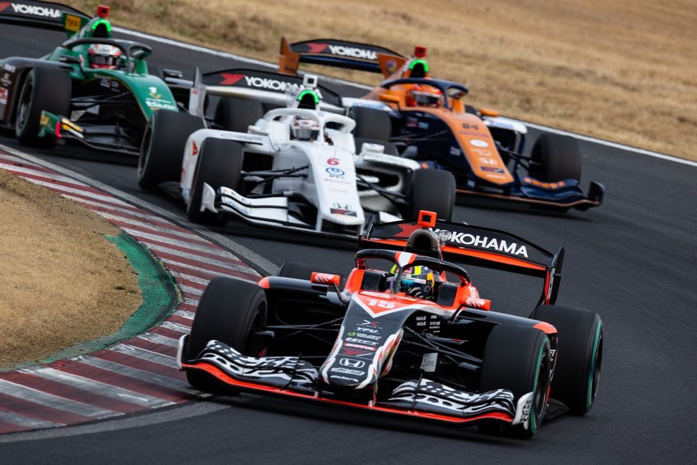 Iwasa leaves the Super Formula opening round with a seven-point lead over Tsuboi